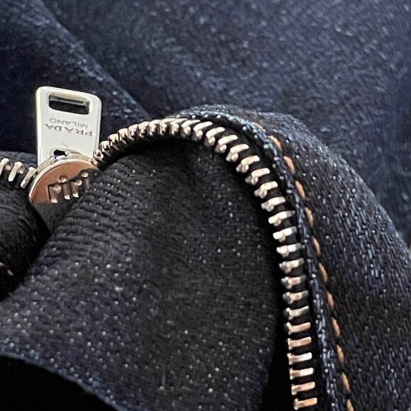 NWT Prada Dark Wash Low Rise Skinny Jeans BACK LOGO PATCH size 25 US 2 orig $875 - Picture 6 of 13